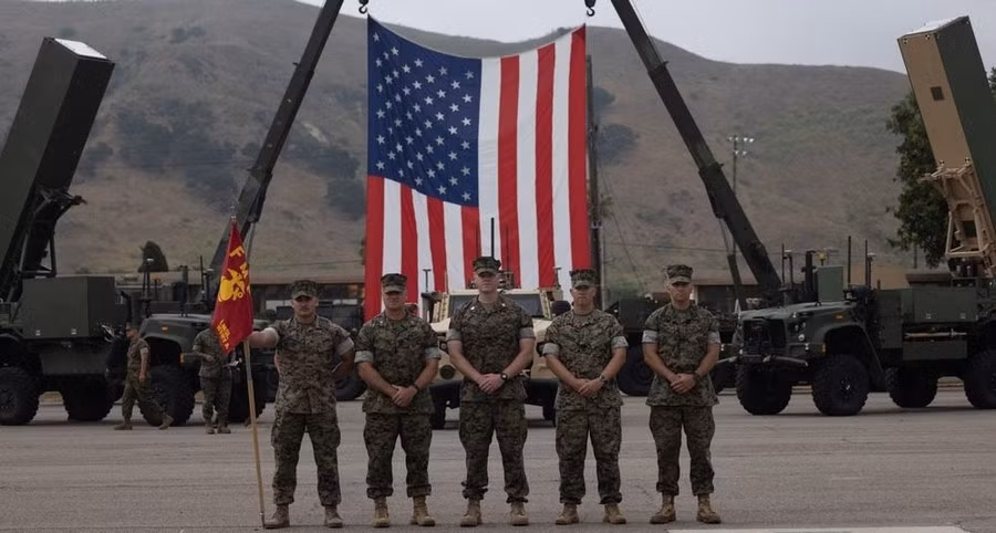 Tổ hợp NMESIS được đặt trên khung gầm ROGUE (Đơn vị mặt đất điều khiển từ xa dành cho quân viễn chinh), đây là phiên bản không người lái của xe địa hình JLTV và trang bị 2 ống phóng chống hạm NSM (Tên lửa tấn công hải quân).