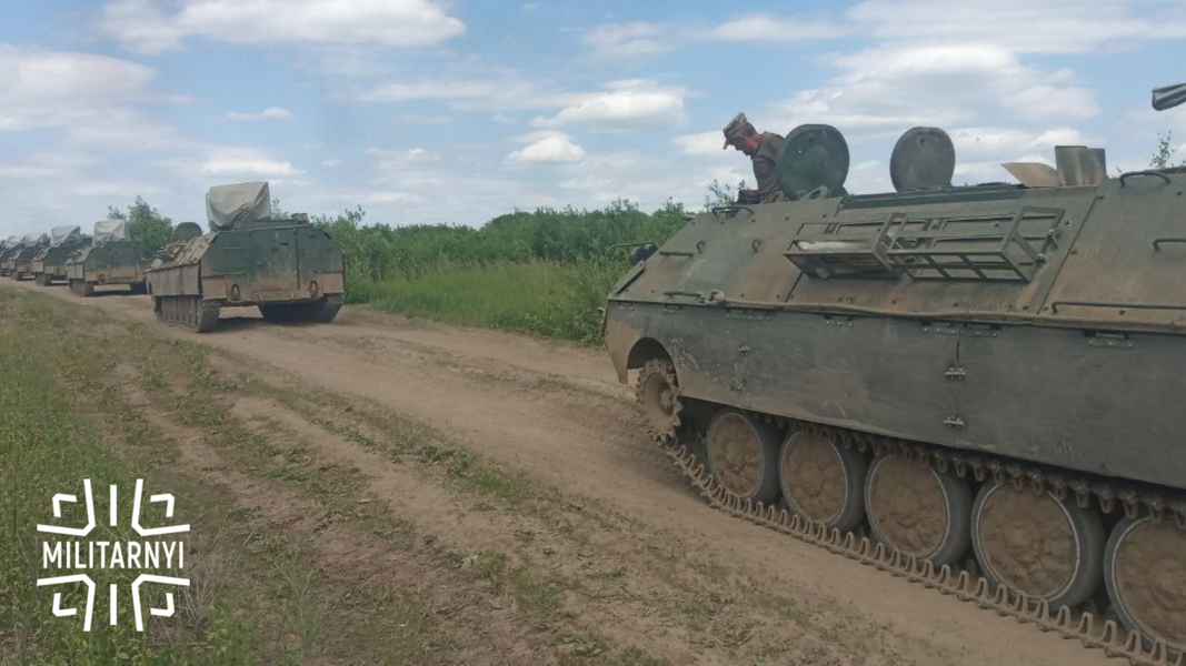 BMP-1LB vẫn đang trong giai đoạn phát triển, bằng chứng là thiết kế của nó liên tục được sửa đổi. Sự khác biệt thậm chí có thể được tìm thấy giữa các xe trong cùng một lô.