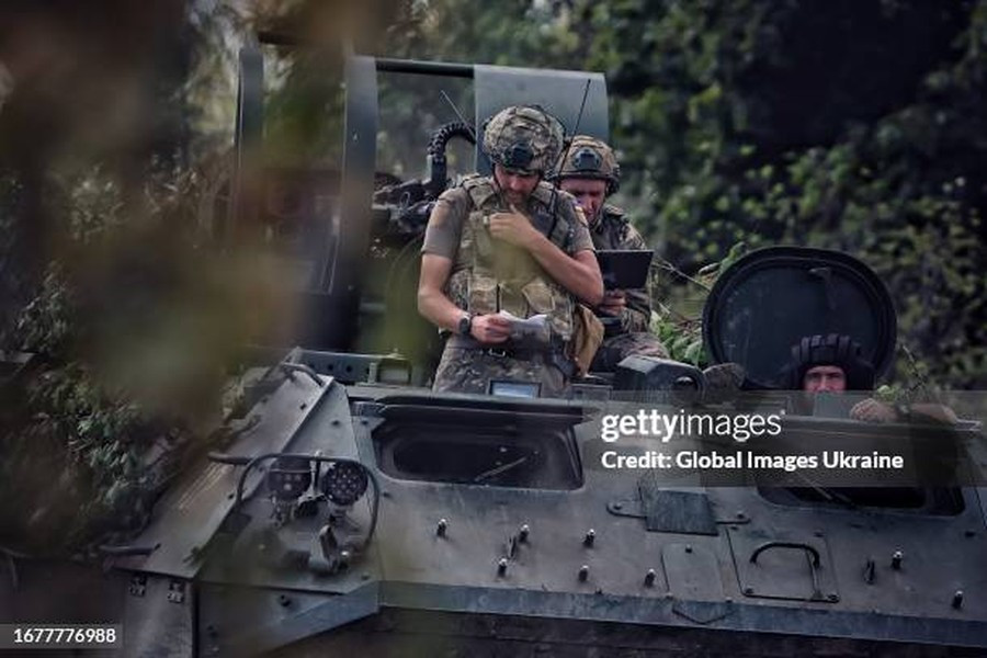 Trong quá trình di chuyển trong rừng, tốc độ của BMP-1LB đôi khi bằng tốc độ của binh lính. Có lẽ bất lợi này đã gây ra tổn thất trong các khu rừng ở khu vực Kreminna, khi đối đầu hỏa lực mạnh từ phía Nga.