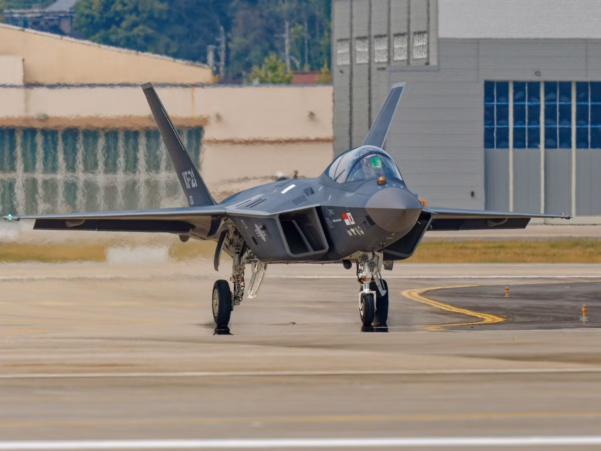 Tiêm kích tàng hình KF-21 Boramae Hàn Quốc đắt có “sắt ra miếng“? - Hình 11 Tiem kich tang hinh KF-21 Boramae Han Quoc dat co “sat ra mieng“?-Hinh-11