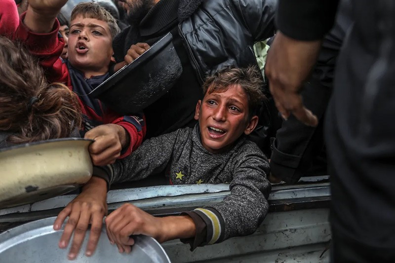 Các tổ chức từ thiện và viện trợ quốc tế đã nhiều lần cảnh báo về tình trạng đói nghèo khủng khiếp trong số gần 2 triệu người dân Gaza. Ảnh: Abed Rahim Khatib/Anadolu.