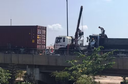 Cua ngo TP HCM un tac nghiem trong ngay nghi le 30/4-Hinh-7