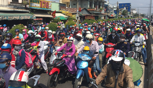 Cua ngo TP HCM un tac nghiem trong ngay nghi le 30/4-Hinh-8