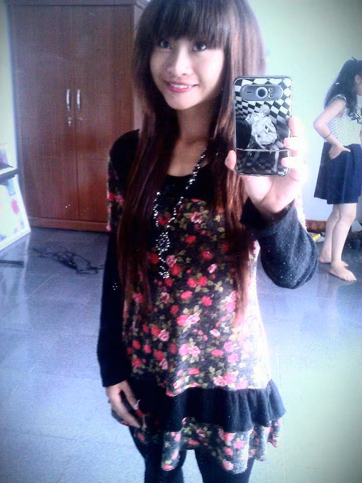 Nổi tiếng theo cách chẳng giống ai, Chippy Polla từng được phong "thánh" trên một số fanpage nổi tiếng sau loạt clip làm trò cười, lồng tiếng phim chưởng và đặc biệt là những cử chỉ, hành động cho thấy sự tự tin dù nhan sắc còn hạn chế.