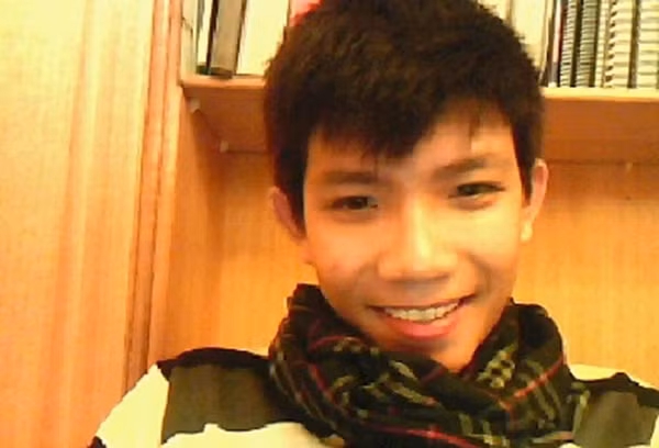 Nhiều dân mạng cho rằng dù Tuấn Phong cũng khá đẹp trai trai, ăn mặc đẹp nhưng việc được tung hô, gán cái danh "đẹp trai nhất Việt Nam" là hơi quá. Từ đó, dân mạng tích cực, thi nhau tìm lại những hình ảnh cũ của Tuấn Phong và phát hiện ra một số điều khá bất ngờ.