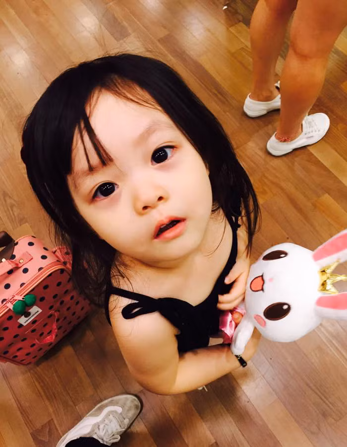 Nhiều bạn trẻ còn bình luận, mong muốn sau này được thấy Jeaun trưởng thành và nổi tiếng như một ngôi sao, người mẫu hàng đầu.