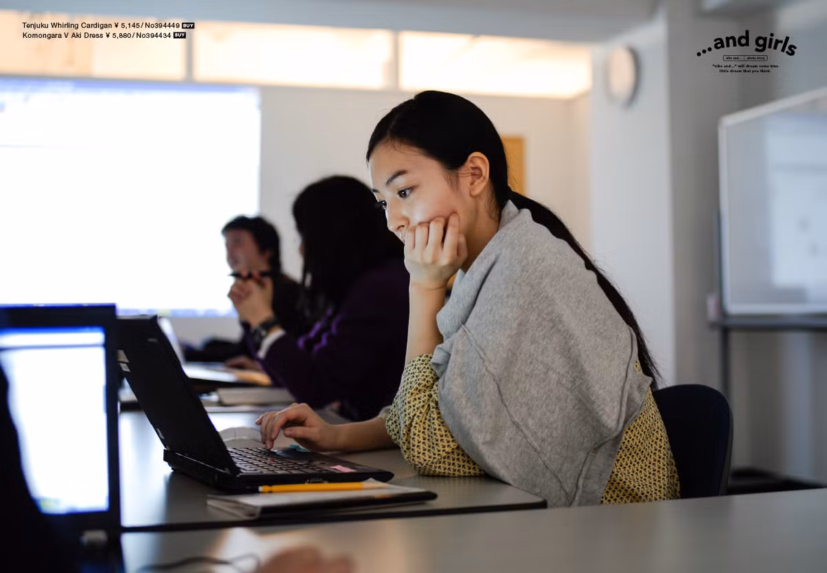 Cô nàng trình diễn ảo thuật xuất sắc khiến hội trường tràn ngập những tiếng hú hét phấn khích của sinh viên. Sau buổi diễn, Nagao được nhiều sinh viên đuổi theo xin chụp ảnh cùng và kết bạn trên mạng xã hội.