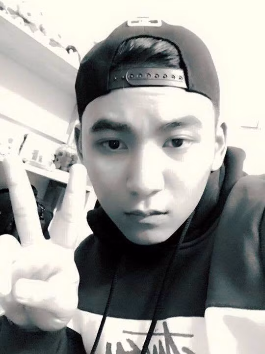 Tuy nhiên, Mãn Anh khẳng định: “Mình không cố tình ăn mặc hay tạo phong cách giống Sơn Tùng để mọi người chú ý. Mình chỉ là mình thôi!”.