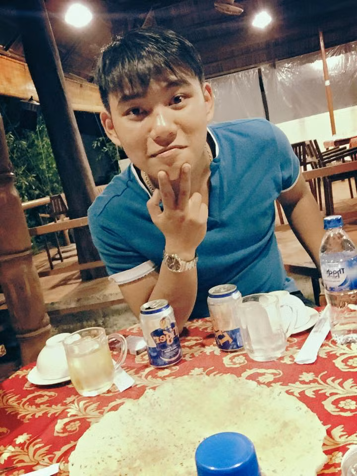 Hiện tại, ngoài công việc của mình, Mãn Anh còn có sở thích ca hát, đọc rap. Anh chàng rất yêu thích tham gia các hoạt động văn hóa, văn nghệ của cơ quan và từng đi biểu diễn một số nơi với vai trò một ca sĩ.