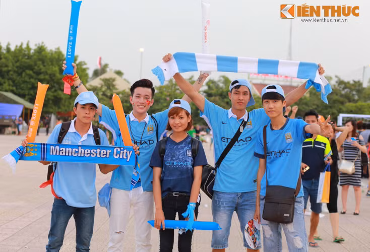 Fan phat cuong vi Man City nhung van muon DTVN thang