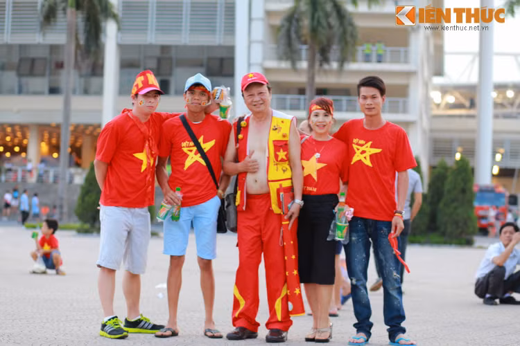 Riêng với HLV Miura, ông thầy người Nhật này cho rằng đây là cơ hội tốt để các cầu thủ Việt Nam học hỏi kinh nghiệm thi đấu, cọ xát với những ngôi sao hàng đầu nước Anh và trên cả thế giới.