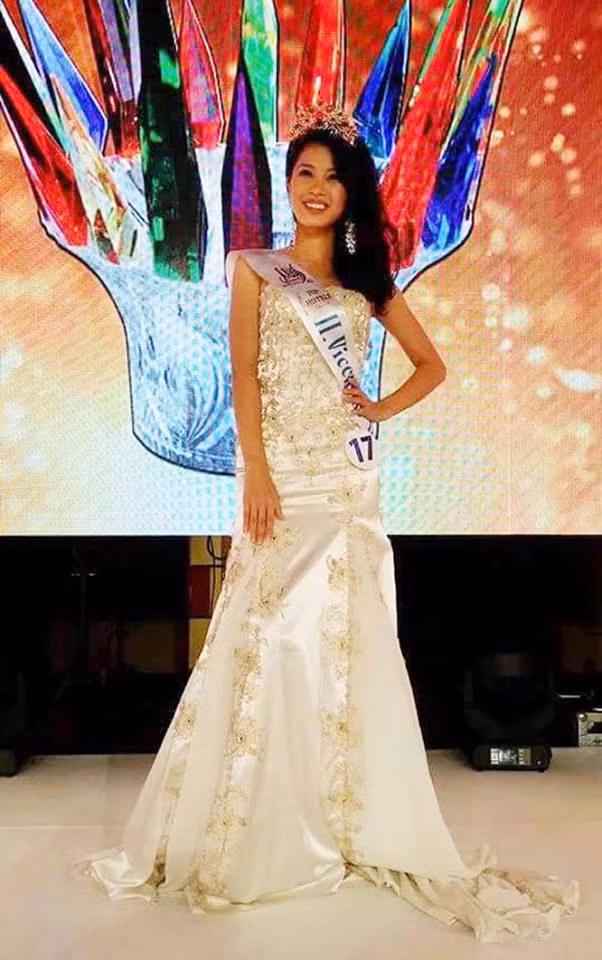 Theo tìm hiểu Lê Thị Thúy Đoan là cô gái đang sinh sống ở Long Biên, Hà Nội. Cô vượt qua nhiều khó khăn, lo lắng của gia đình để đi thi Hoa hậu Điếc toàn cầu, thể hiện được tinh thần, khát vọng hòa nhập của người điếc Việt Nam với bạn bè thế giới.