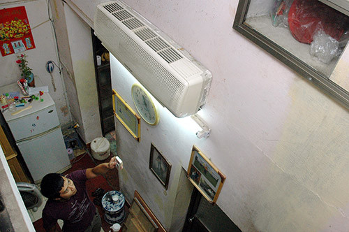 Nguòi nguòi hít khí dọc vì bạt dièu hòa lien tục