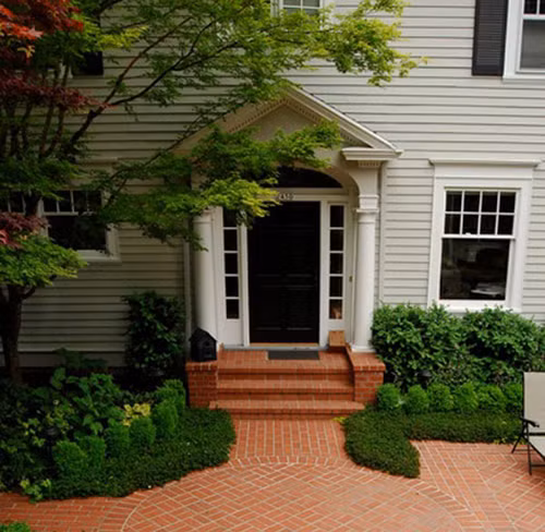 Phong thuy nha o: Co nen xay tam cap ba bac truoc nha?