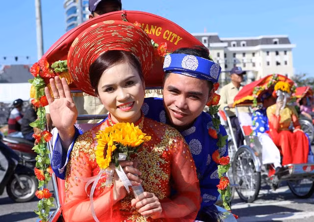 Đây là lần đầu tiên Liên đoàn Lao động TP Đà Nẵng tổ chức đám cưới công nhân.