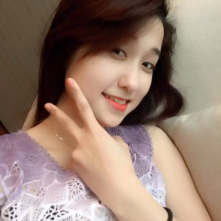 "Hãy mơ những gì bạn muốn mơ và đi tới những nơi nào bạn muốn tới. Hãy làm những gì bạn muốn làm, vì bạn chỉ có một cuộc đời và một lần cơ hội để làm những gì bạn muốn", đó là câu nói tâm đắc và cũng là suy nghĩ của Ngọc Quyên về cách để tạo nên và tận hưởng một cuộc sống có ý nghĩa.