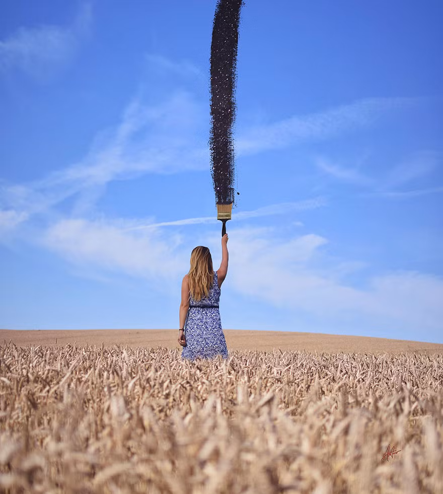 Cảm nhận đa chiều cả về thị giác và thính giác, trong cô gái này là một tổng thể của một bức tranh đa hình.