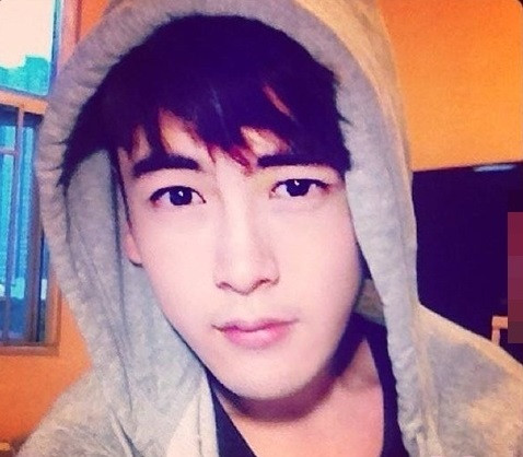 Anh chàng đẹp trai được nhiều người đoán là thuộc "thế giới thứ ba", là người đồng tính.