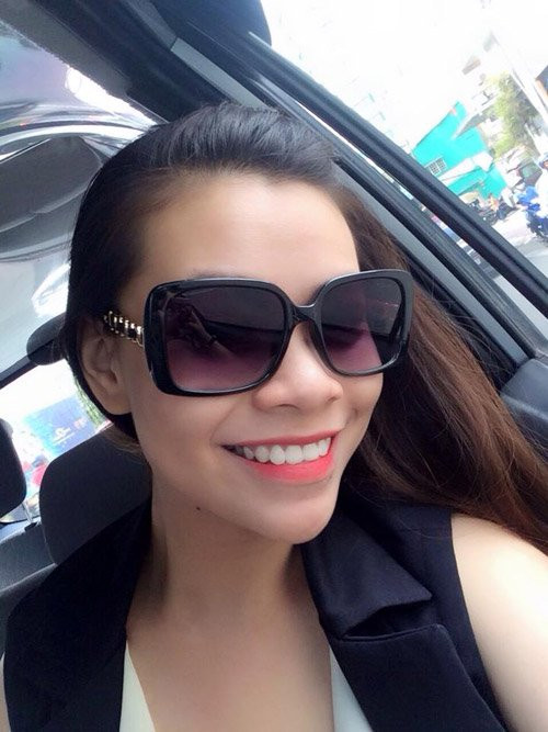 Theo chia sẻ của Ý Nhi, từ nhỏ cô bạn đã được nhiều người khen ngợi là giống Hồ Ngọc Hà, lớn lên còn bị nhiều người cho rằng đã phẫu thuật thẩm mỹ để cố ý làm cho mình thật giống nữ ca sĩ này. Ý Nhi khẳng định cô không cố ý bắt chước mà mọi thứ có được chỉ là may mắn và tình cờ.