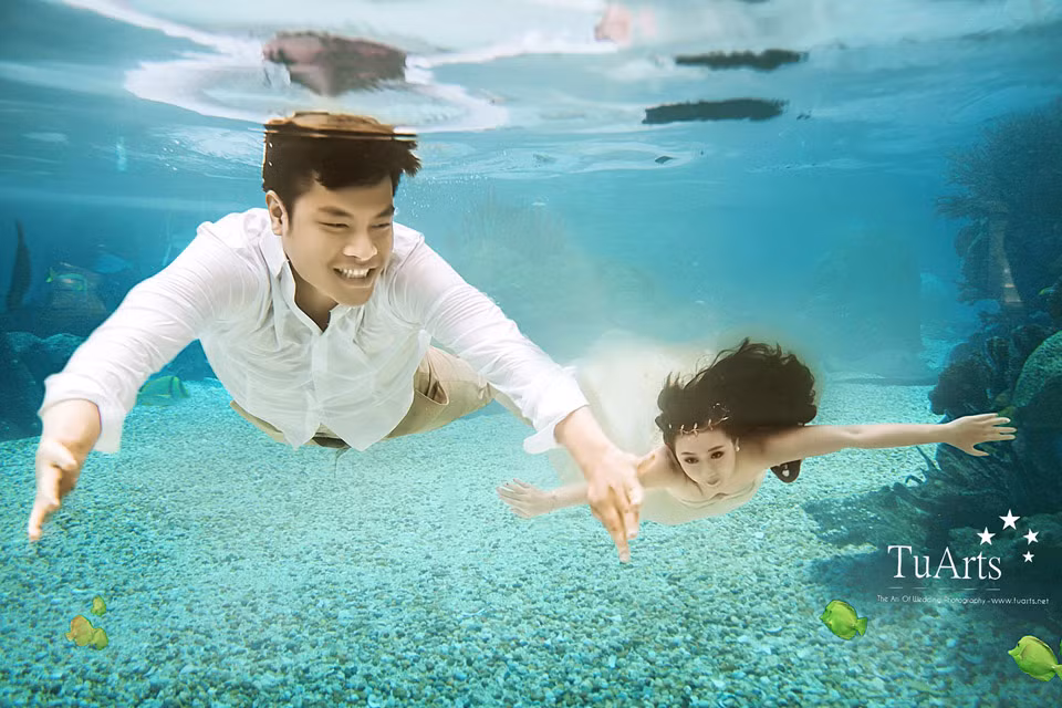 "Nàng tiên cá 48kg" tên Thảo dù "nổi tiếng bất đắc dĩ" nhưng sau khi vượt qua những rắc rối cũng cảm thấy hạnh phúc, hãnh diện vì đã cùng người bạn đời thực hiện được một bộ ảnh cưới hoành tráng, đẹp đến mức hoàn hảo.