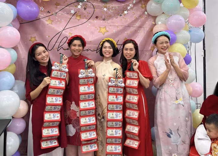 Nhung sao Viet thuong Tet manh tay cho nhan vien