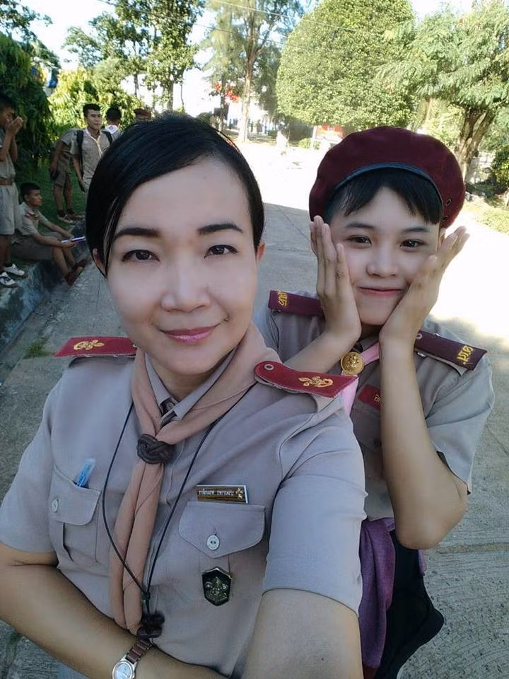 Trong ảnh là Folk Song hồi nhỏ, khi vẫn đang trong ngoại hình của một cậu bé nghịch ngợm. (Nguồn Youthwant)