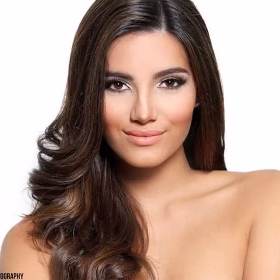 Vị trí thứ 3 thuộc về Stephanie del Valle, nhan sắc đến từ Puerto Rico đương kim Hoa hậu Thế giới 2016. Sở hữu chiều cao 1,78 là một người mẫu, ca sĩ, kiêm chuyên gia tư vấn làm đẹp tại Puerto Rico. Stephanie del Valle cũng là người đẹp mang về chiếc vương miện thứ 2 cho Puerto Rico tại đấu trường Miss World.