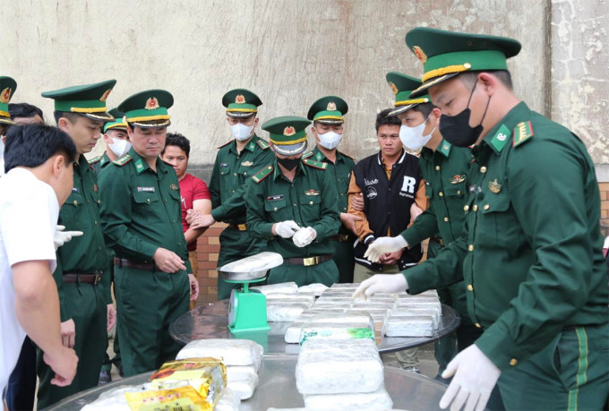 Hà Tĩnh: Tử hình 2 kẻ vận chuyển ma túy xuyên quốc gia - Hình 2 Ha Tinh: Tu hinh 2 ke van chuyen ma tuy xuyen quoc gia-Hinh-2