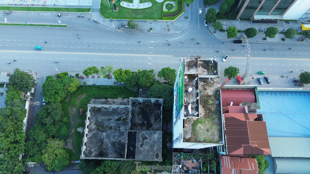 Dự án có diện tích đất sử dụng là 3.132,2m. Theo công bố, dự án sẽ xây dựng tòa nhà 10 tầng, 2 tầng hầm và khối nhà dịch vụ sức khỏe, thể thao.