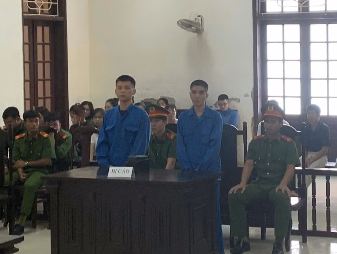 Van chuyen 55.000 vien ma tuy, hai anh em ho linh an tu