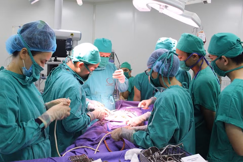 BV San nhi Quang Ninh cuu thanh cong san phu bi hon me sau