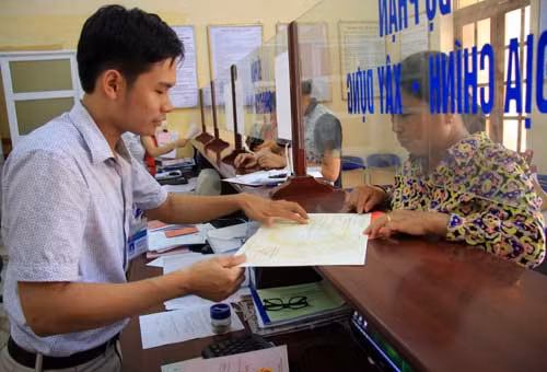 Can bo, cong chuc Ha Noi phai han che noi ngong, noi lap