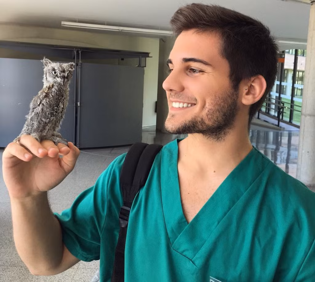 Trên trang cá nhân, bác sĩ thú y thường xuyên đăng tải ảnh chụp cùng các loài thú cưng.