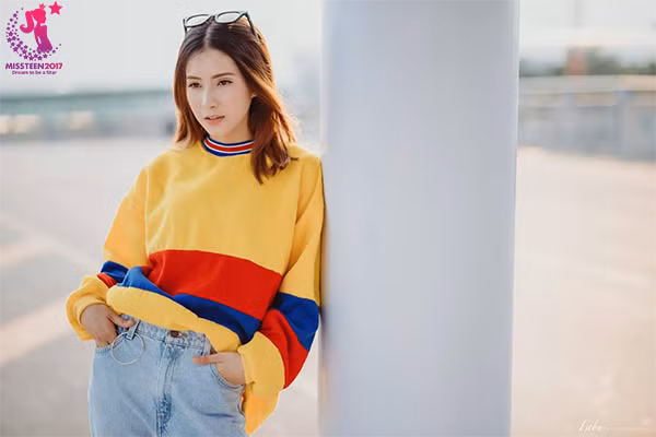 Trần Nguyễn Thiên An, sinh năm 1998, hiện đang theo học tại Viện Đào tạo Quốc tế, trường Đại học Công nghệ TP.HCM – Hutech. Cô vừa đạt danh hiệu Á khôi 2 cuộc thi Miss Hutech và lọt vào top 10 cuộc thi 'Tài năng MC Hutech 2017'. Dù không có nhiều lợi thế về hình thể, nhưng Thiên An gây ấn tượng bởi vẻ đẹp 'không góc chết' và gương mặt sáng, được cho là bản sao Angela Phương Trinh.