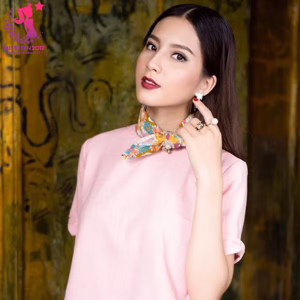 Thời mới bắt đầu 'vào nghề', An gặp không ít khó khăn. Một mình cô phải đi xe từ Bình Dương lên Sài Gòn chụp hình. Không thông thạo đường, An liên tục phải đứng xem bản đồ. Trời Sài gòn hôm nắng hôm mưa, cô nữ sinh khi ấy luôn nhủ rằng phải cố gắng tự lập. Chỉ có vượt khó thì đồng tiền kiếm được mới có ý nghĩa và đáng được trân trọng.