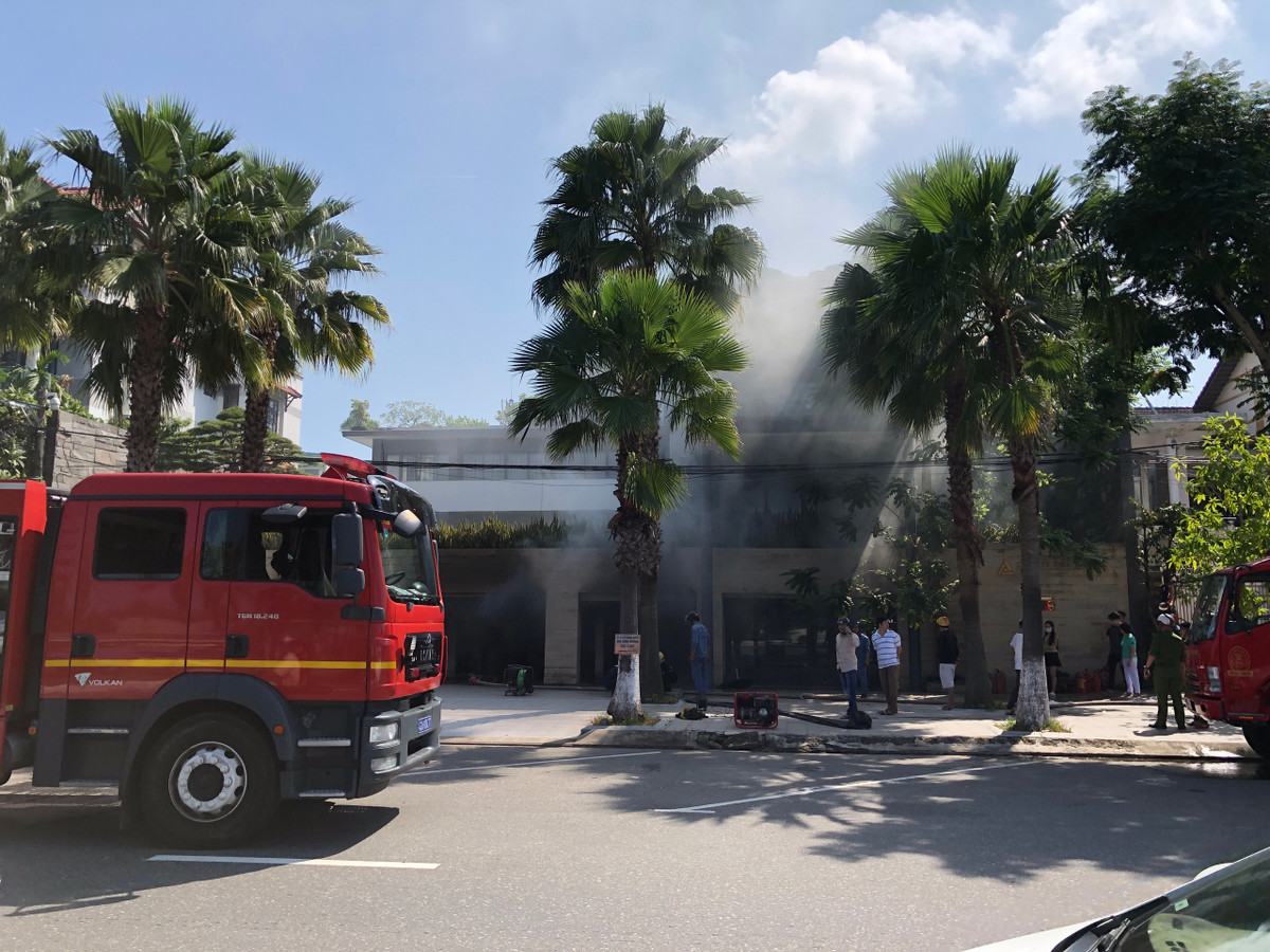 Biệt thự của "đại gia" thép ở Đà Nẵng bất ngờ bốc cháy Biet thu cua