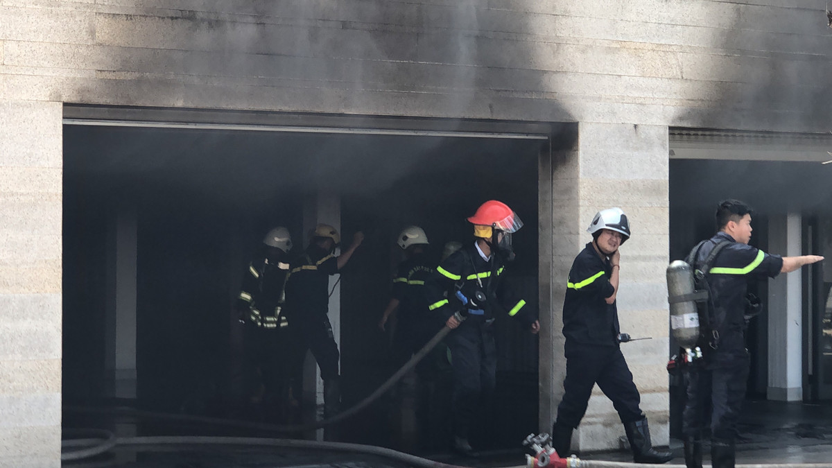 Biệt thự của "đại gia" thép ở Đà Nẵng bất ngờ bốc cháy - Hình 2 Biet thu cua