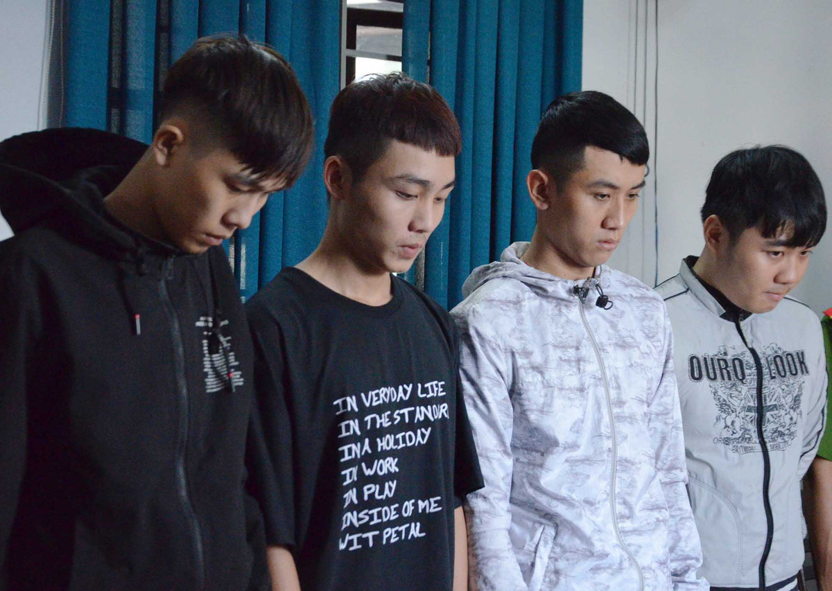 Nhóm sinh viên chặn đường cướp tài sản 2 công an Nhom sinh vien chan duong cuop tai san 2 cong an