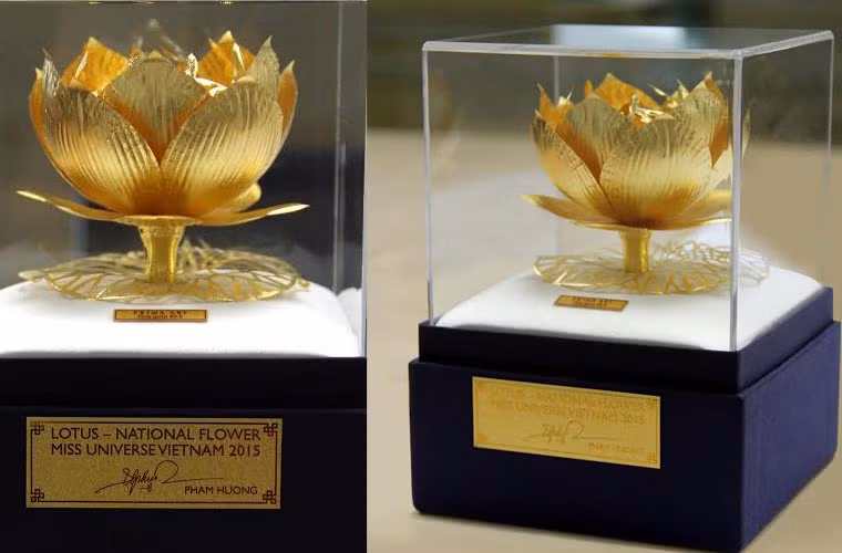 Golden Lotus được phủ vàng 24K nguyên chất 99,9%, khắc họa hình ảnh hoa sen trên từng đường nét cánh hoa, nhụy hoa và lá sen. Đây sẽ là vật phẩm đại diện cho Việt Nam tham dự đêm đấu giá từ thiện diễn ra trong khuôn khổ cuộc thi.