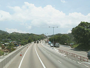 Đường Tuen Mun ở Hong Kong bị người dân địa phương cho rằng nguyên nhân xảy ra nhiều vụ tai nạn là do các hồn ma xuất hiện bất ngờ ở giữa đường. Do hồn ma đột ngột xuất hiện nên các lái xe chuyển hướng đột ngột dẫn đến tai nạn. Thậm chí, có trường hợp kể rằng hồn ma sẽ nói chuyện với người lái xe về việc có một con ma khác ám con đường này.