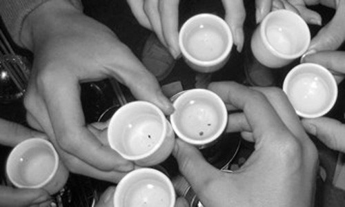 Giao vien, bia ruou va van nan “zo, zo, tram phan tram”