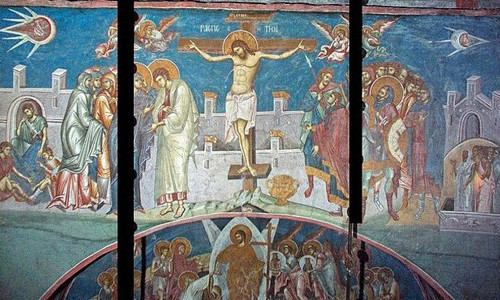 Bức tranh tường "Chúa Jesus bị đóng đinh trên cây thánh giá" do một họa sĩ vô danh vẽ trên tường ở tu viện Visoki Decani tại Kosovo, Nam Tư, vào năm 1350 có vẽ 2 vật thể lạ chở theo phi công xuất hiện trên bầu trời ở cả hai bên của Chúa Jesus. Nhiều giả thuyết cho rằng, 2 vật thể lạ đó chính là UFO.