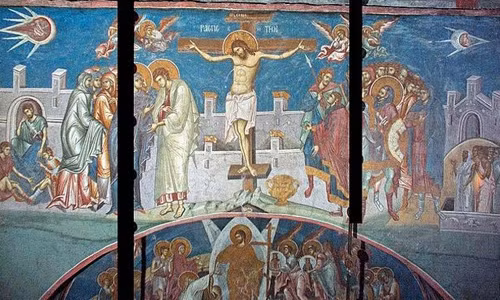 Bức tranh tường "Chúa Jesus bị đóng đinh trên cây thánh giá" do một họa sĩ vô danh vẽ trên tường ở tu viện Visoki Decani tại Kosovo, Nam Tư, vào năm 1350 có vẽ 2 vật thể lạ chở theo phi công xuất hiện trên bầu trời ở cả hai bên của Chúa Jesus. Nhiều giả thuyết cho rằng, 2 vật thể lạ đó chính là UFO.