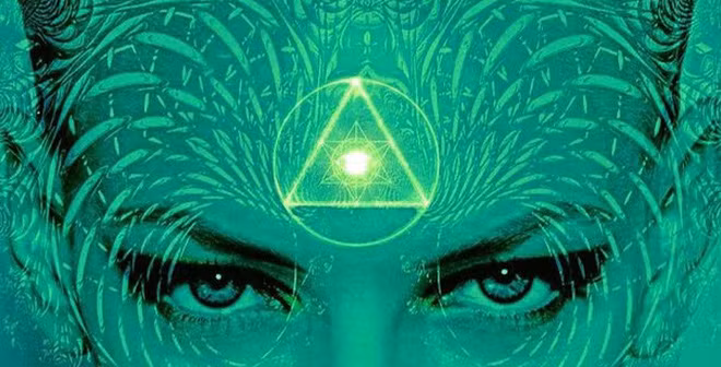 Theo một số tài liệu, những người sở hữu con mắt thứ ba thường được cho là những người sở hữu siêu năng lực, có khả năng nhìn thấu tương lai - quá khứ, thần giao cách cảm, chuyển di tư tưởng, giao tiếp từ xa, khả năng thu nhận kiến thức trực tiếp từ trí tuệ của vũ trụ, đọc ý nghĩ của người khác hay khám bệnh tâm linh... Chính vì vậy, con mắt thứ ba được cho là nơi siêu sức mạnh của con người trú ẩn.