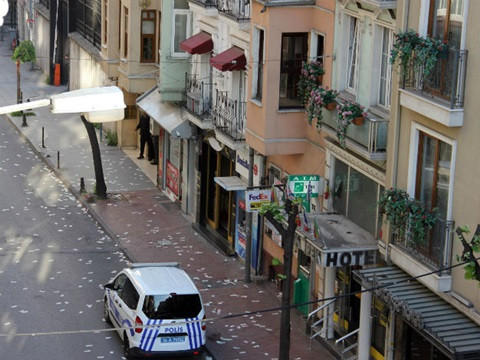 Mau thuan ban nha, chang trai rai tien khap pho sau khi cuop-Hinh-2