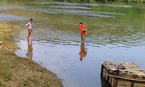 Vu ca chet tren song Buoi: Nha may nhan trach nhiem, den bu