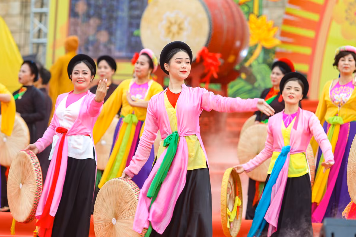 Các tiết mục văn nghệ đặc sắc tại lễ hội.