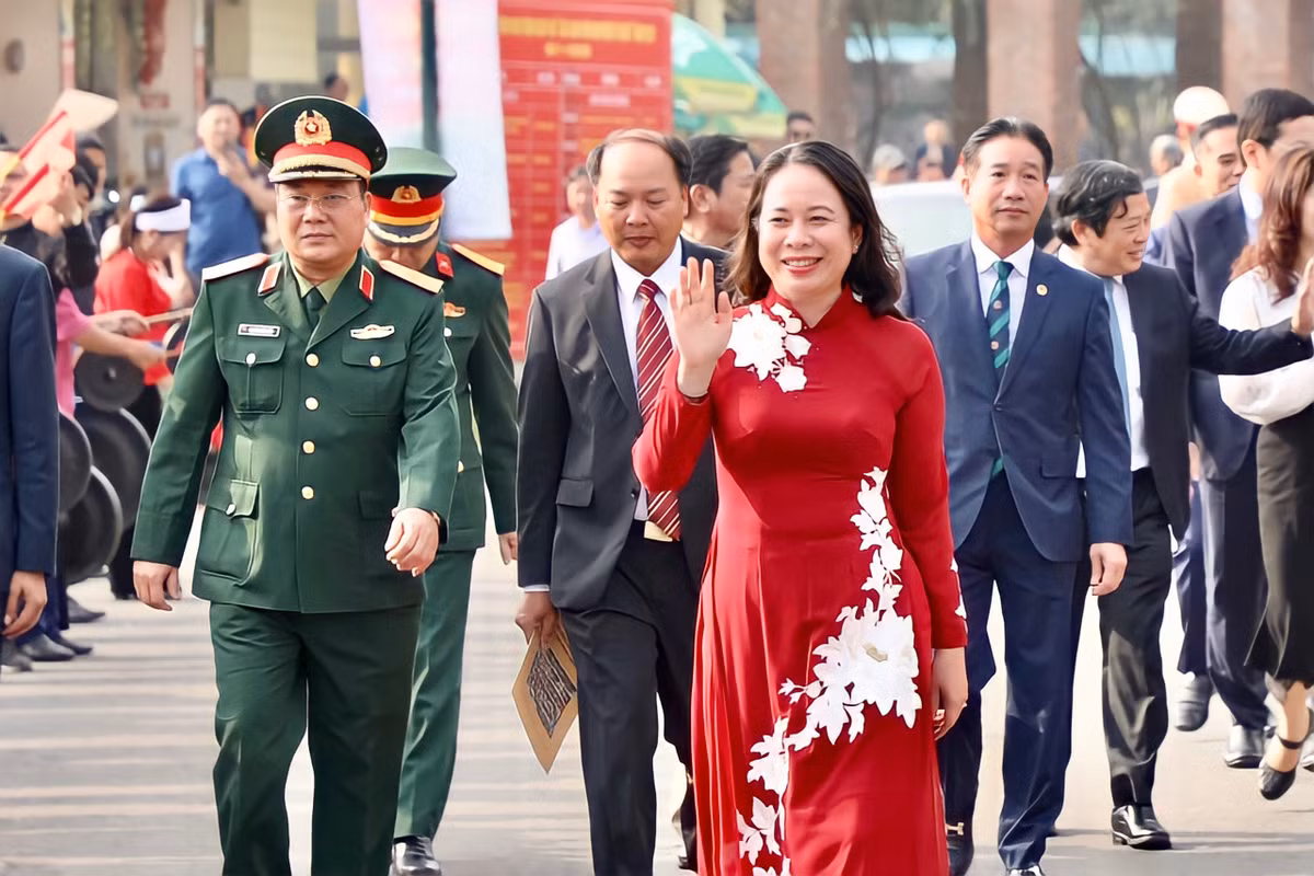 Sáng 11/2, tại Làng Văn hóa - Du lịch các dân tộc Việt Nam, Bộ Văn hóa, Thể thao và Du lịch khai mạc “ Ngày hội sắc Xuân trên mọi miền Tổ quốc” năm 2023. Quyền Chủ tịch nước Võ Thị Ánh Xuân dự và phát biểu tại lễ khai mạc. 