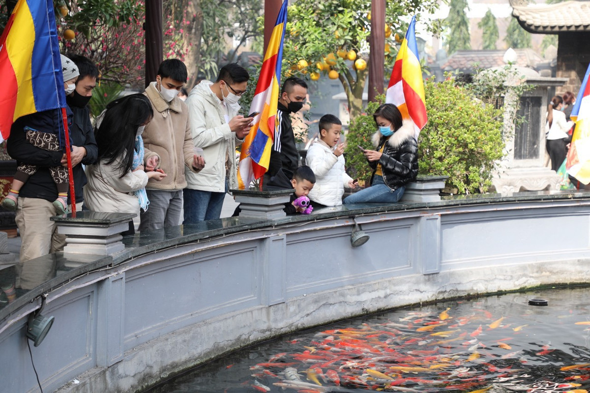Không chỉ là nơi cầu duyên, với cảnh quan và kiến trúc đẹp, chùa Hà còn là một địa điểm du Xuân được nhiều người lựa chọn trong dịp đầu năm mới.