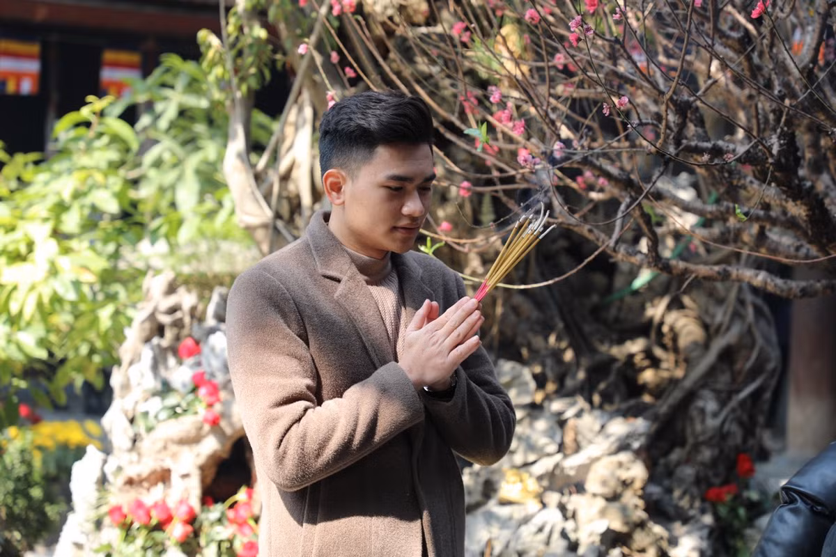 Nhiều người tin rằng nếu đến chùa Hà cầu duyên, người đang độc thân sẽ "khi đi lẻ bóng, khi về có đôi", còn những cặp đôi đang gặp trắc trở thì tình cảm sẽ trở nên suôn sẻ, hạnh phúc.